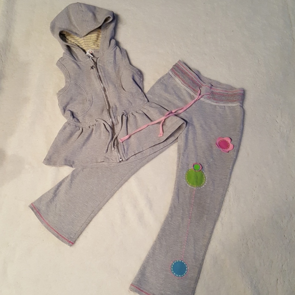 Maggie & Zoe sleeveless hoodie & Little Mass pants